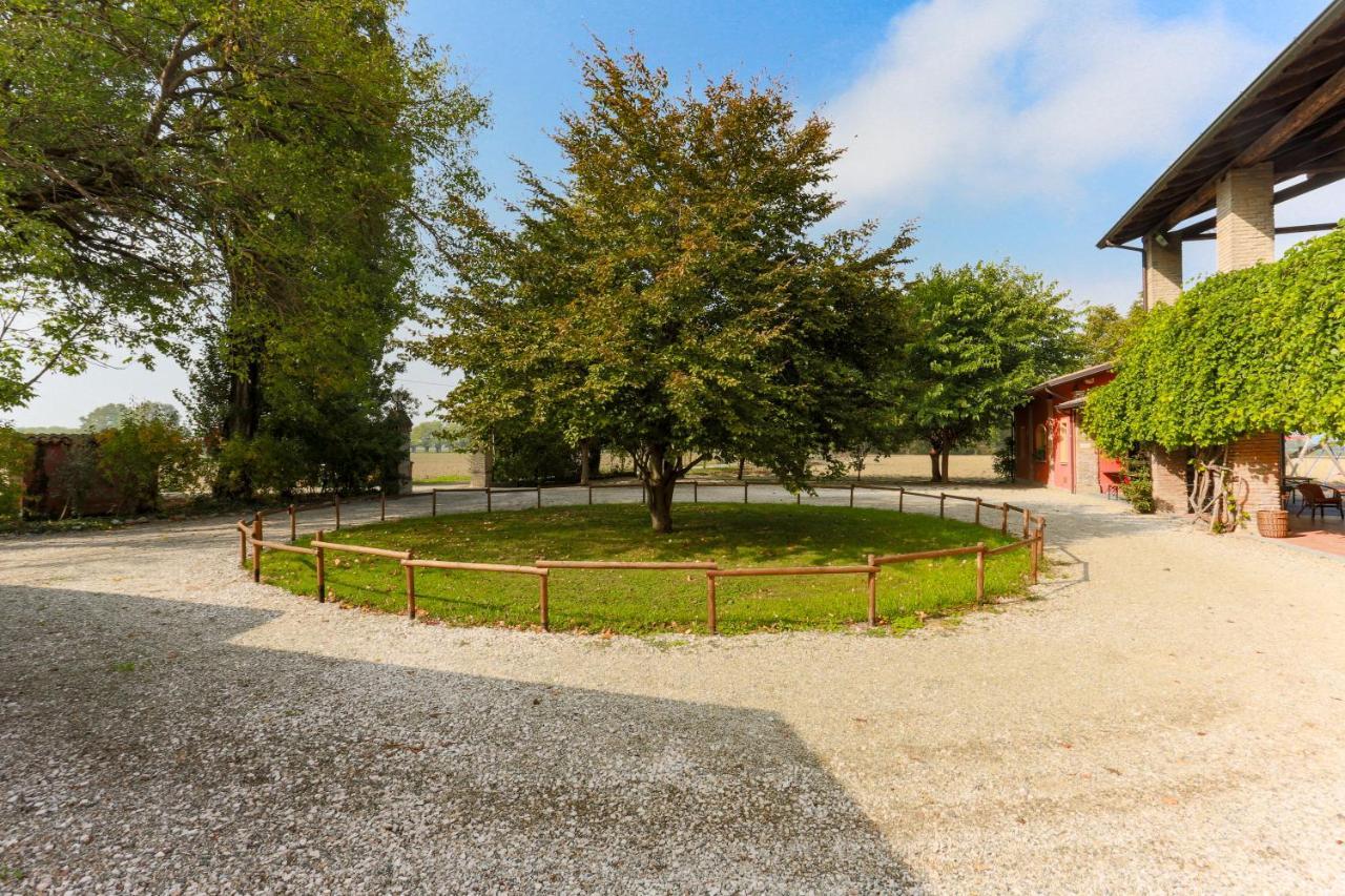 Agriturismo Le Corti Della Gualdana Вогера Экстерьер фото